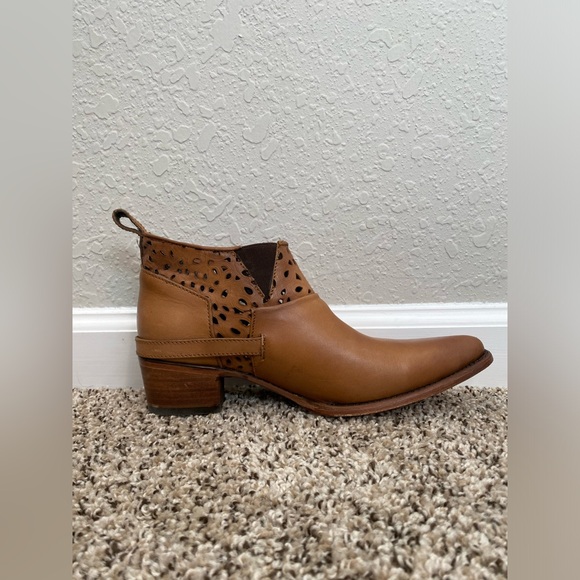 Cuadra Genuine Leather Ankle Boots - Picture 8 of 10